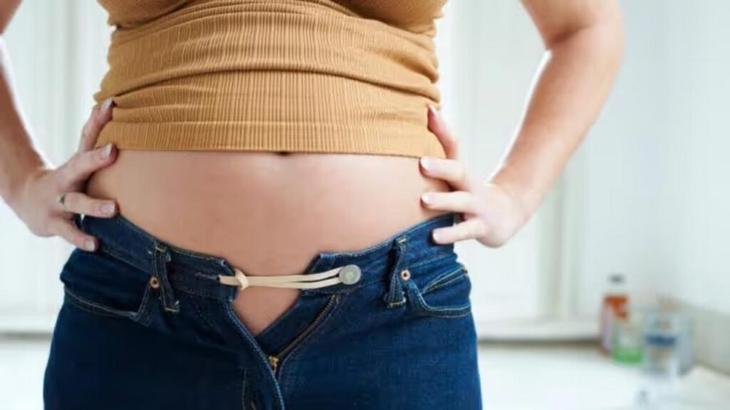 Natural remedy for bloating: पेट फूलने की समस्या से परेशान हैं? ये छोटा सा बीज करेगा बड़ा कमाल, बिना दवा के मिलेगा आराम