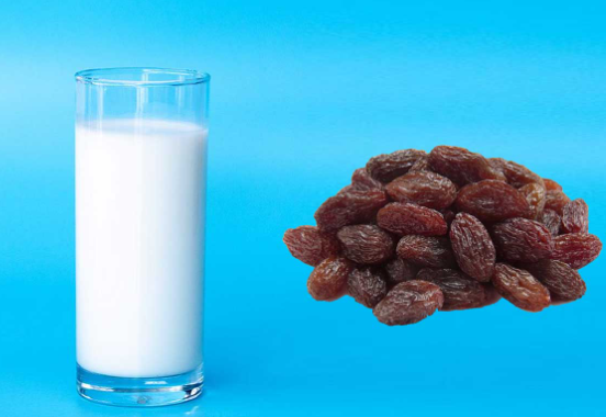 benefits of drink milk with munakka