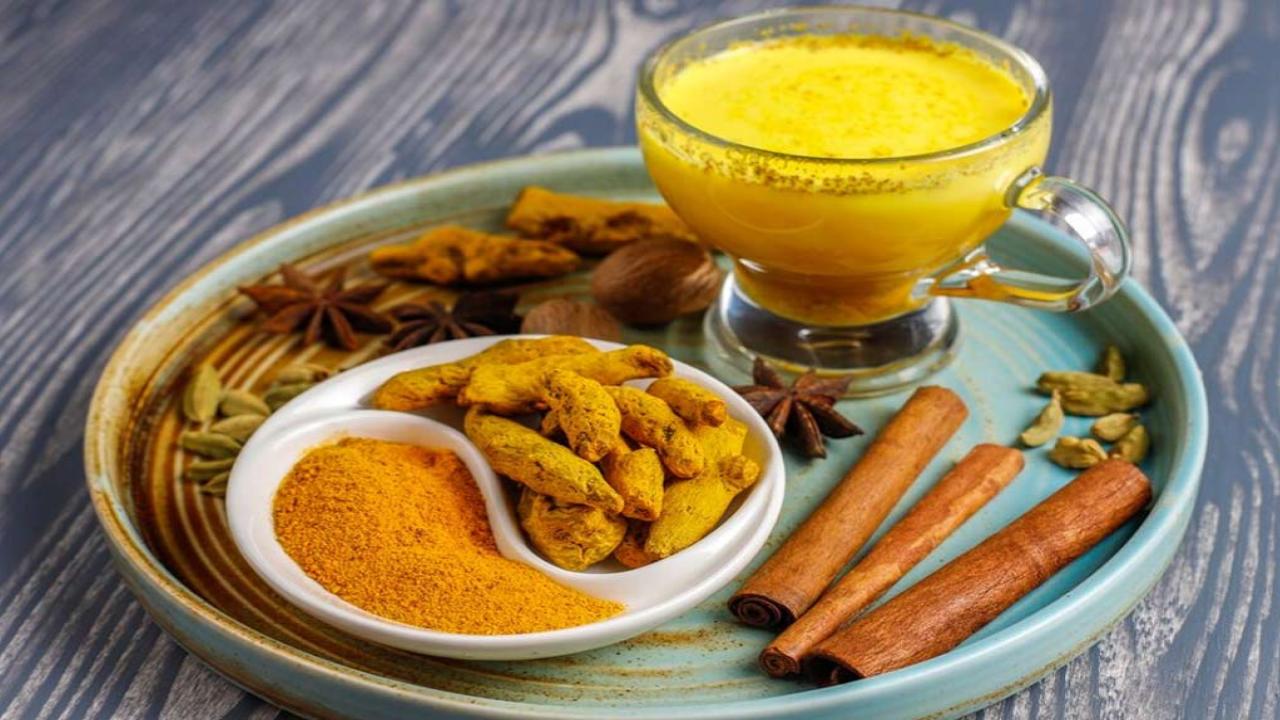 health-5-problems-solved-by-drinking-turmeric-and-cinnamon-water