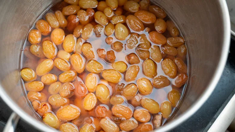 raisin water benefits kismis ka pani peene ke fayde