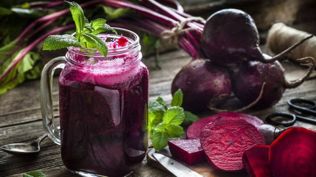Beetroot Juice for Skin Benefits चुकंदर के रस के त्वचा के लिए फ़ायदे