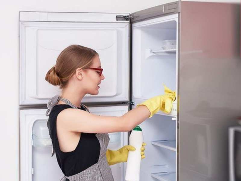 Clean fridge