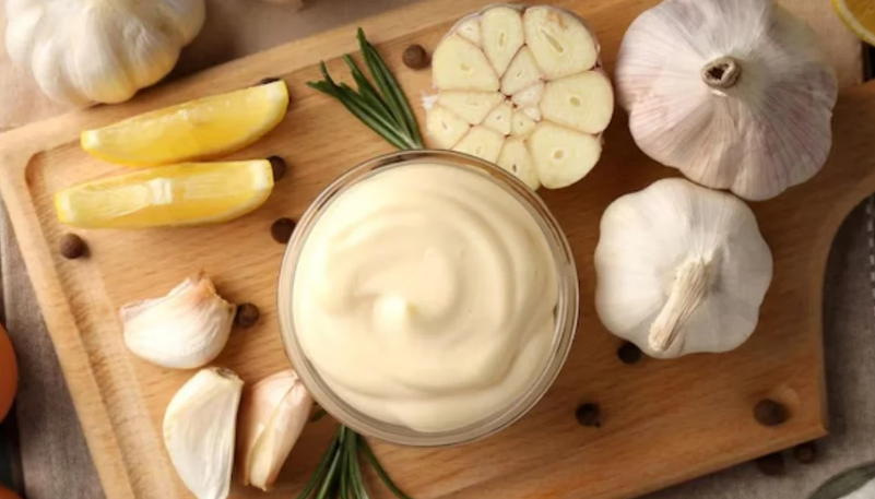 garlic and yogurt benefits