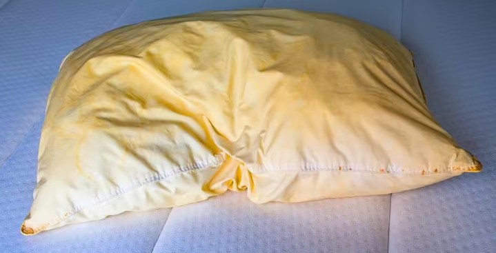 how to clean pillow